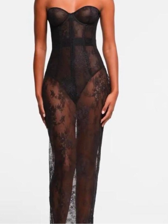 SKIMS Other - SKIMS Black ultra fine corset lace dress comes with straps
